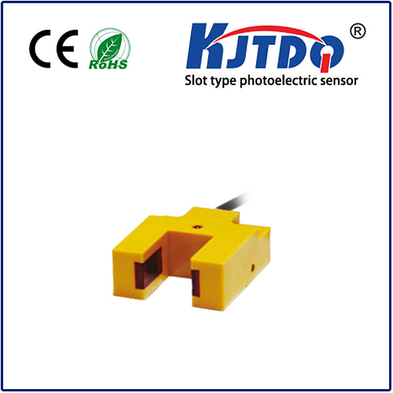 Slot type photoelectric switch